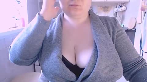 miss Lia  colection for travel online show from 09/21/25, 05:31