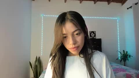 Snapshot of liakent24 chatting on 12/03/24, 07:32 Lia Kent online show from 12/03/24, 07:32