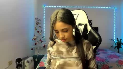 Snapshot of liakent24 chatting on 12/14/24, 04:45 Lia Kent online show from 12/14/24, 04:45