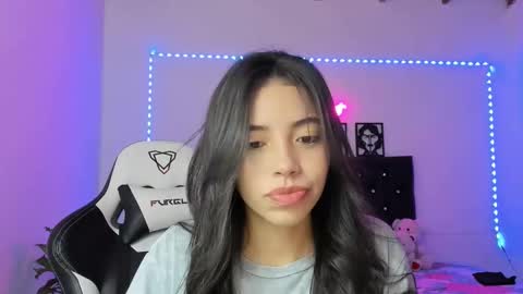 Snapshot of liakent24 chatting on 01/06/25, 04:47 Lia Kent online show from 01/06/25, 04:47