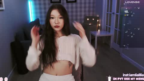 lialilia online show from 01/29/25, 08:08