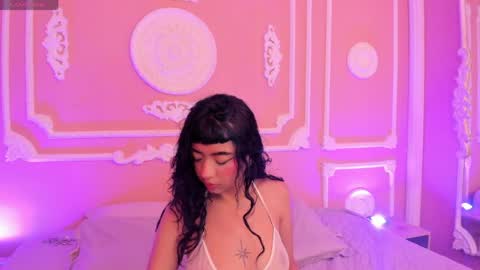 Lia lovet online show from 05/12/26, 08:17
