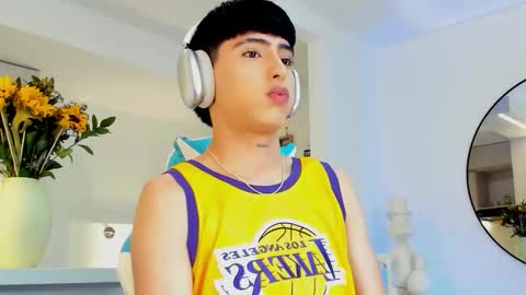 Liam online show from 10/25/25, 06:13