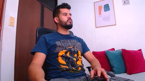 Snapshot of liam_borges chatting on 01/18/25, 04:10 liam_borges online show from 01/18/25, 04:10