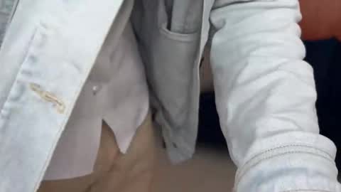 Liam online show from 11/30/25, 04:44