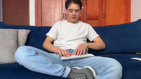 Liam online show from 12/05/25, 03:20