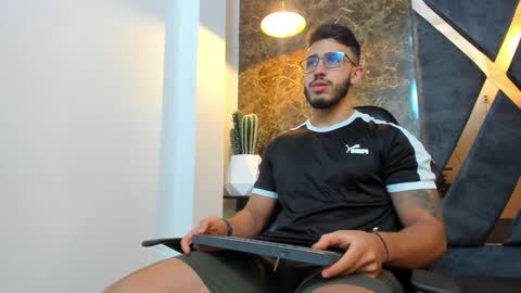 LIAM KLEIN online show from 09/16/25, 11:11