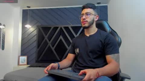 LIAM KLEIN online show from 11/13/25, 11:20