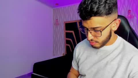 LIAM KLEIN online show from 02/17/26, 11:18