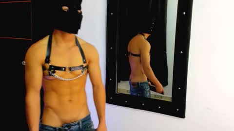 liam_knight online show from 11/02/25, 04:37