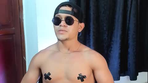 liam_knight online show from 11/06/25, 05:19