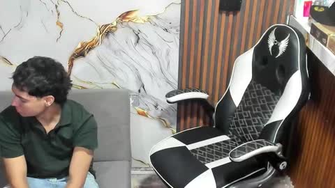 Snapshot of liam_masters chatting on 12/18/25, 07:42 liam_masters online show from 12/18/25, 07:42