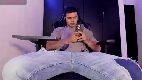 Snapshot of liam_mateo_ chatting on 04/28/26, 10:37 Liam online show from 04/28/26, 10:37