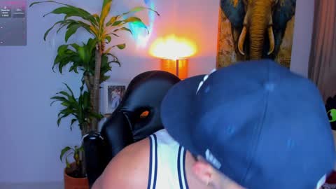 liam online show from 02/09/25, 03:32