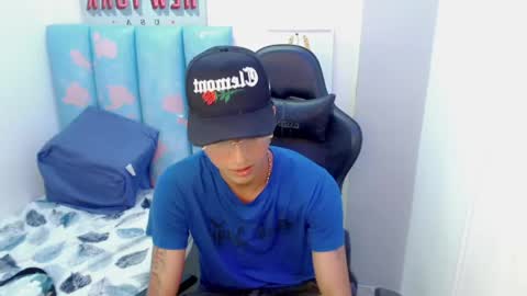 Snapshot of liam_play chatting on 05/11/26, 04:51 LIAM online show from 05/11/26, 04:51