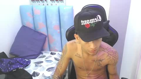 Snapshot of liam_play chatting on 05/14/26, 04:30 LIAM online show from 05/14/26, 04:30