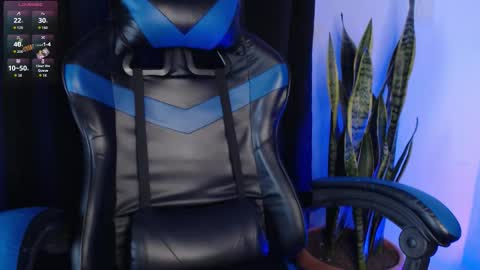 Snapshot of liam_ruiz_ chatting on 10/22/25, 04:57 Liam online show from 10/22/25, 04:57