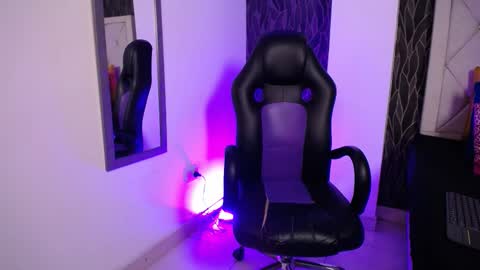 Snapshot of liam_sean chatting on 02/25/26, 12:15 Liam online show from 02/25/26, 12:15