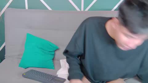 Snapshot of liam_sinclair chatting on 12/19/25, 01:40 Liam online show from 12/19/25, 01:40