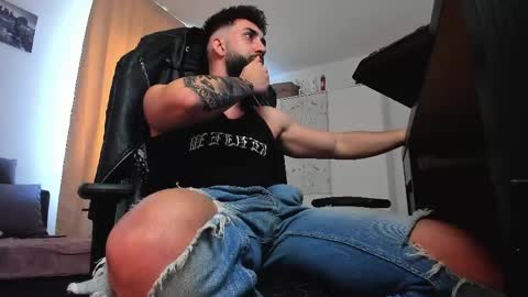 Liam online show from 04/18/26, 07:34