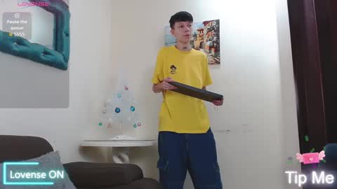 Liam  online show from 12/03/25, 07:23