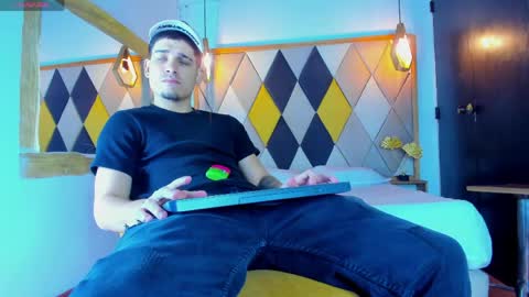 Liam online show from 04/19/26, 03:28