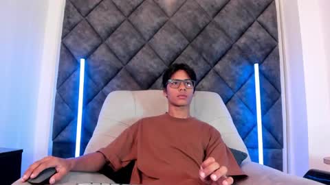 Snapshot of liamkron chatting on 05/14/26, 11:06 Liam twink big dick online show from 05/14/26, 11:06