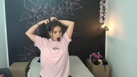 L I A M O N R O E online show from 12/18/25, 12:00