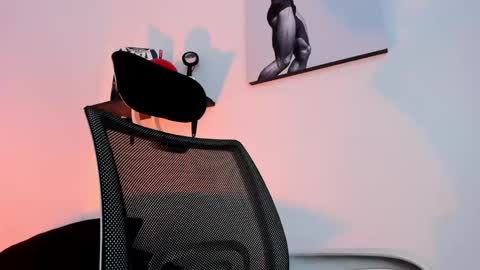 liam online show from 03/04/25, 10:49