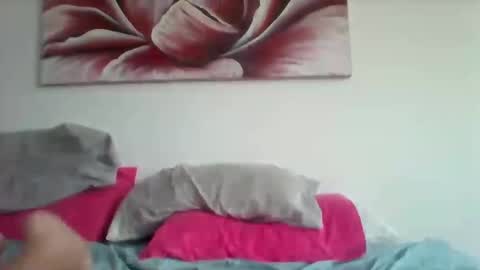 Snapshot of liamrosezn chatting on 12/28/24, 05:33 LiamRose online show from 12/28/24, 05:33