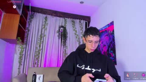 Snapshot of liamvegaa_ chatting on 02/24/26, 01:14 Liam online show from 02/24/26, 01:14