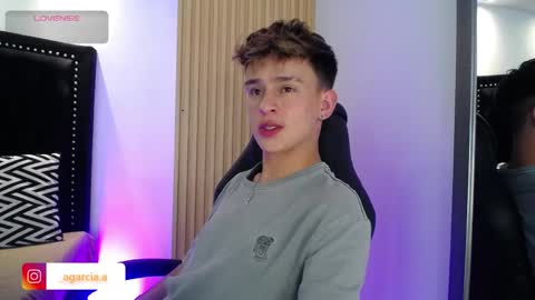 liam online show from 04/16/26, 04:46