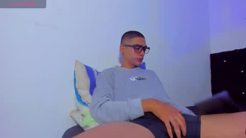 Snapshot of lian_23_ chatting on 10/27/25, 11:58    online show from 10/27/25, 11:58