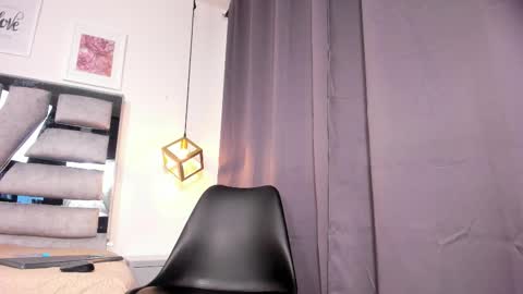 lianfox_ online show from 02/20/26, 12:16