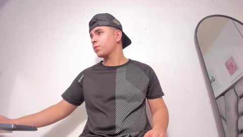 lianfox_ online show from 02/26/26, 02:54