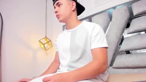 lianfox_ online show from 03/10/26, 12:10