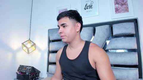 lianfox_ online show from 03/26/26, 12:11
