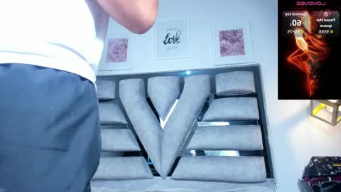 lianfox_ online show from 04/14/26, 12:22