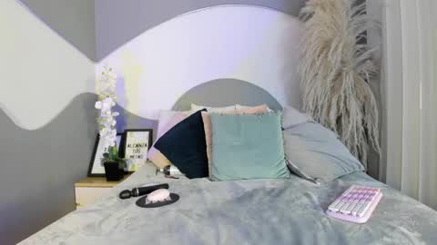 Lian online show from 04/17/26, 11:57