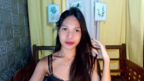 Snapshot of lianne_cum chatting on 05/19/26, 08:37 Ms LIANNE online show from 05/19/26, 08:37