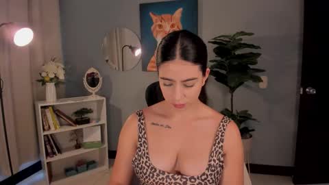 Lia online show from 01/13/26, 02:00