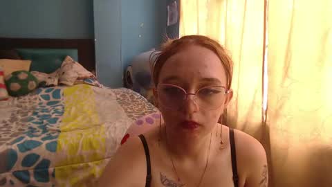 Lia Roberts online show from 02/05/25, 06:15