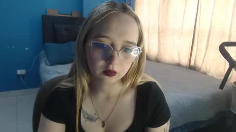 Lia Roberts online show from 10/20/25, 11:54