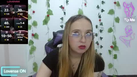 Lia Roberts online show from 04/22/26, 03:09