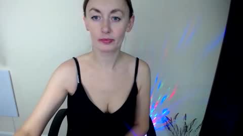 Lia online show from 12/20/25, 08:10