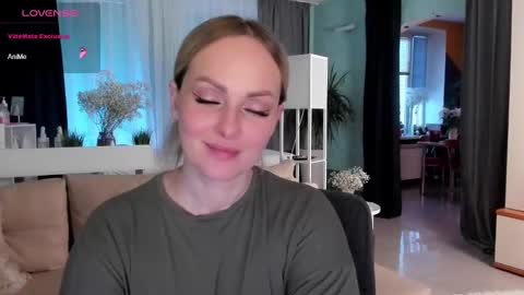 Snapshot of libby_nora chatting on 01/11/25, 12:40 Libby online show from 01/11/25, 12:40