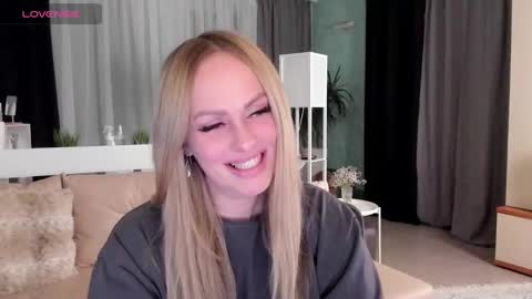 Snapshot of libby_nora chatting on 01/21/25, 05:41 Libby online show from 01/21/25, 05:41