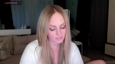 Snapshot of libby_nora chatting on 02/12/25, 02:54 Libby online show from 02/12/25, 02:54