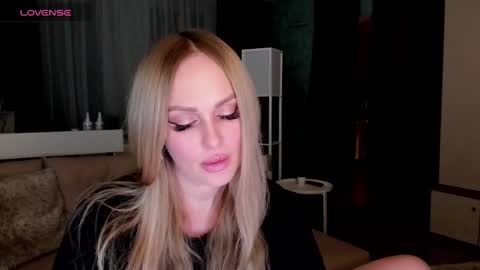 Snapshot of libby_nora chatting on 03/04/25, 04:52 Libby online show from 03/04/25, 04:52