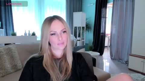 Snapshot of libby_nora chatting on 03/05/25, 10:33 Libby online show from 03/05/25, 10:33